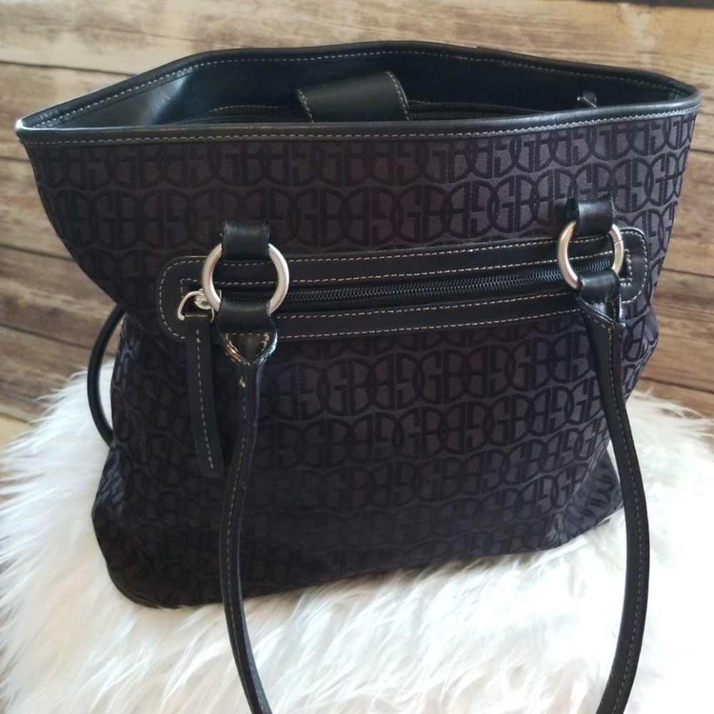 Beautiful plum and black Giani Bernini bag